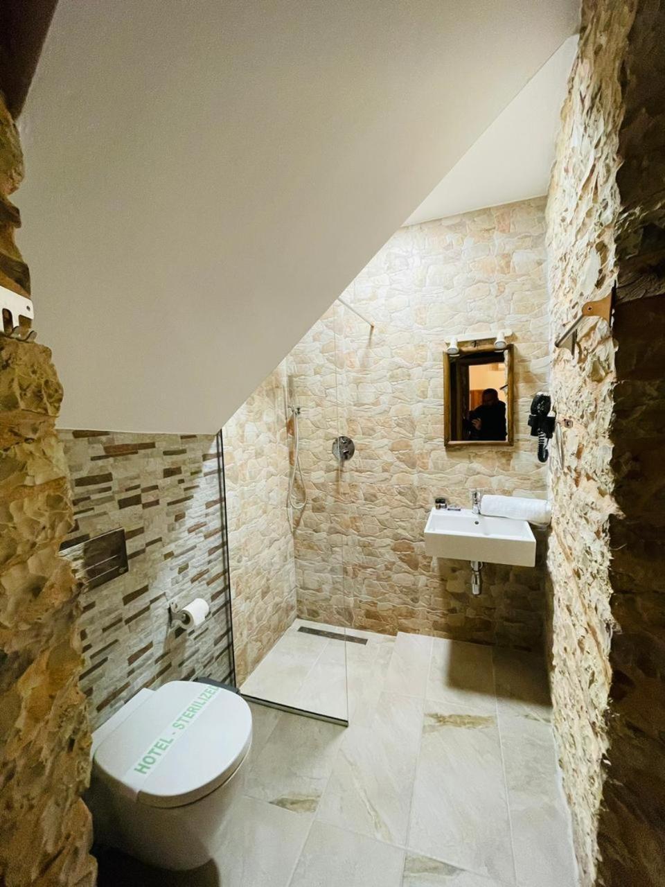 Boutique Hotel Praga Gjirokaster Room photo